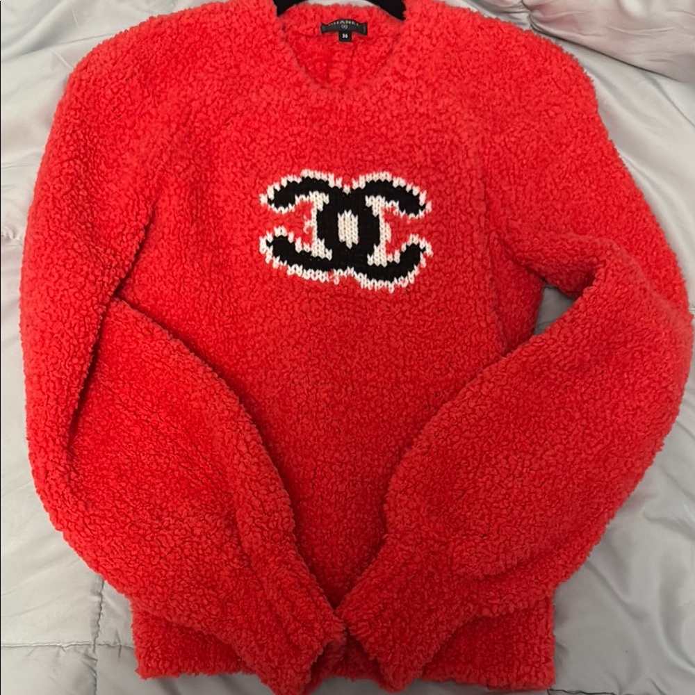 Chanel Women's Sweater